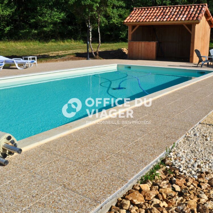 Maison - 6 pièces - 540 m²