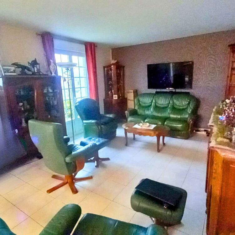 Maison - 7 pièces - 110 m²