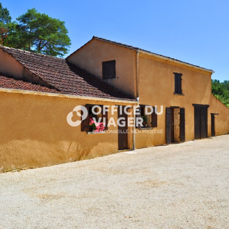 Maison - 6 pièces - 540 m²