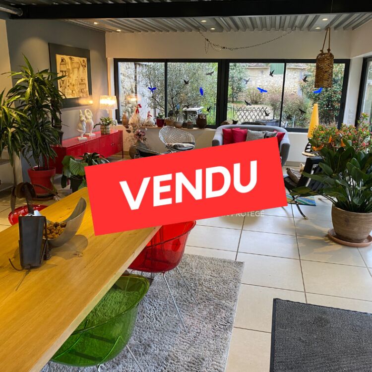 Maison - 7 pièces - 195 m²