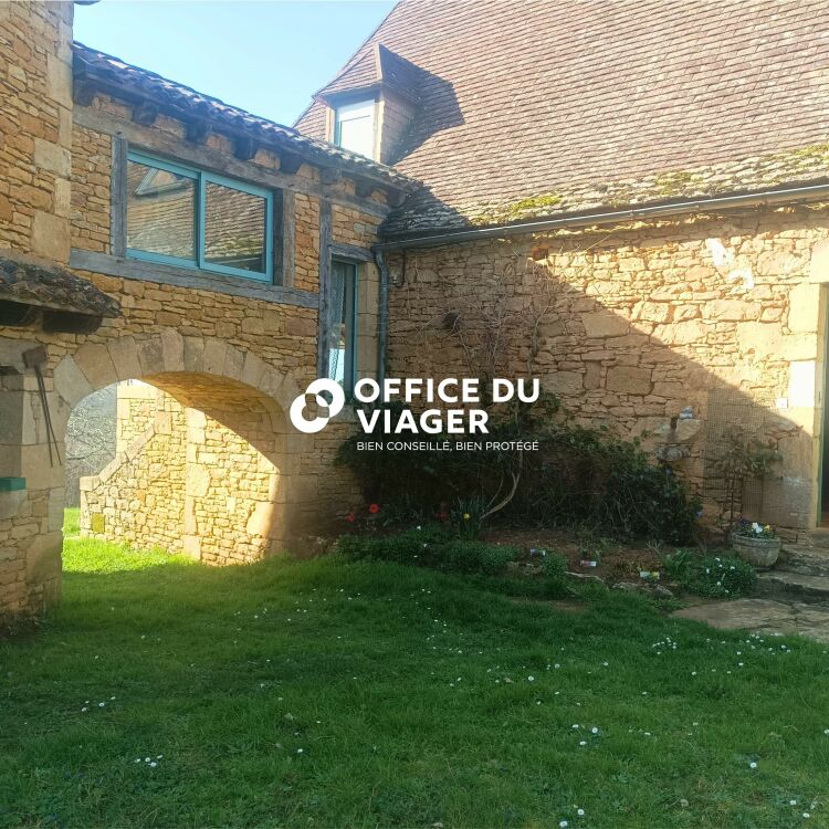 Ensemble immobilier - 6 pièces - 250 m²