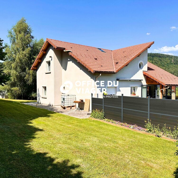 Maison - 7 pièces - 260 m²