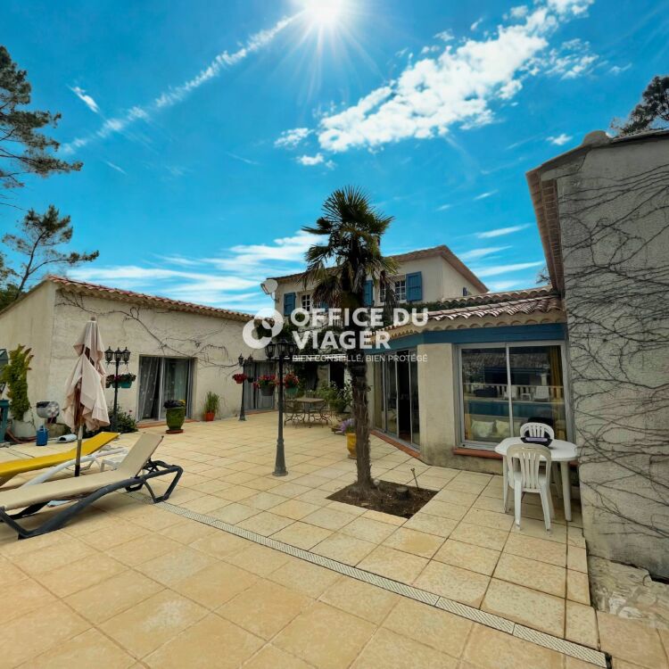 Maison - 9 pièces - 327,77 m²