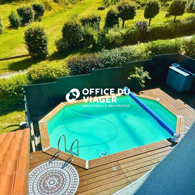 Maison - 7 pièces - 260 m²