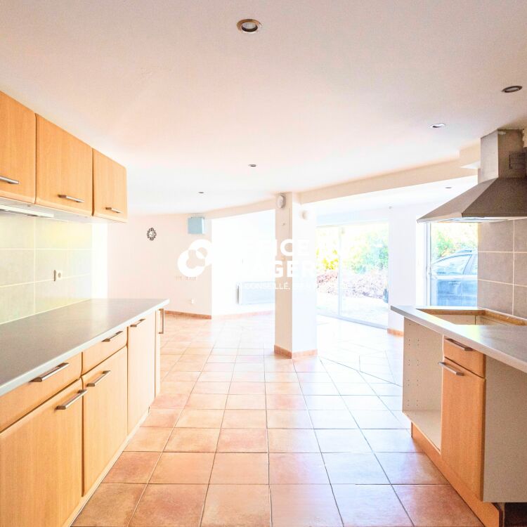 Maison - 10 pièces - 291 m²