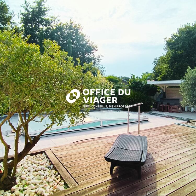 Maison -5 pièces - 210 m²