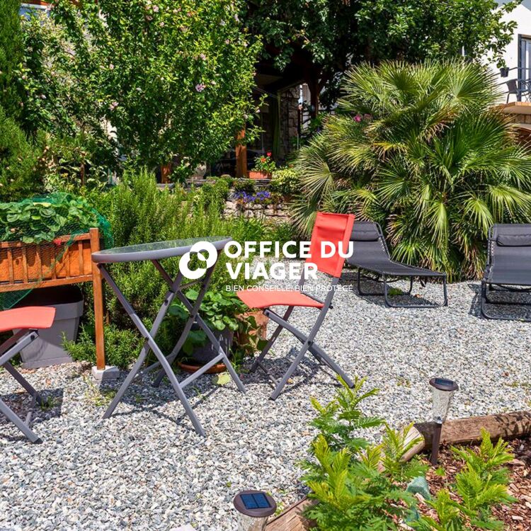 Maison - 8 pièces - 180 m²