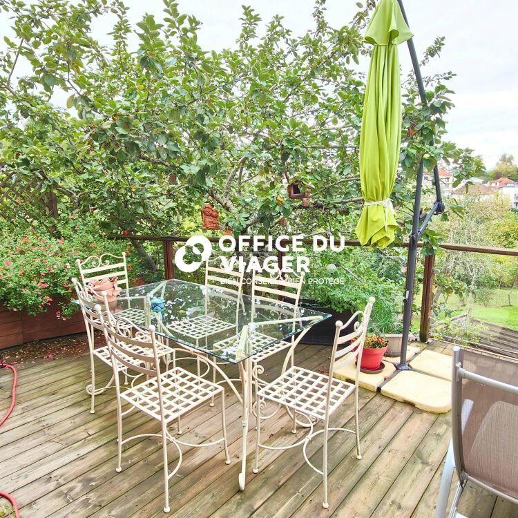 Maison - 8 pièces - 180 m²