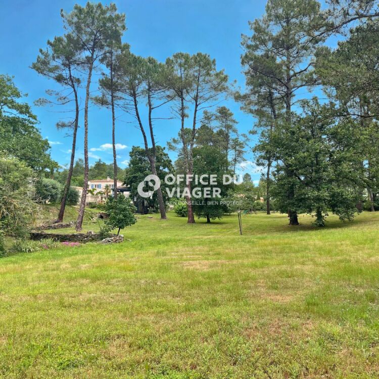Maison - 9 pièces - 327,77 m²