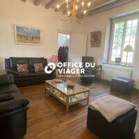 Maison - 7 pièces - 255 m²