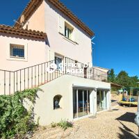 Maison - 10 pièces - 291 m²