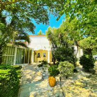 Maison - 6 pièces - 195 m²