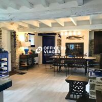 Maison - 7 pièces - 266 m²