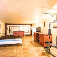 Maison - 10 pièces - 291 m²