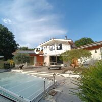 Maison -5 pièces - 210 m²