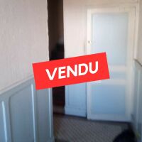 Immeuble - 1 fonds de commerce + 2 appartements - 172,76 m²
