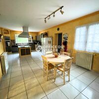 Maison - 9 pièces - 327,77 m²
