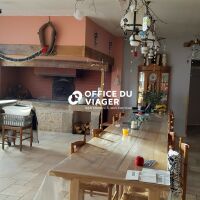 Maison - 7 pièces - 226 m²