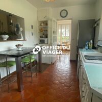 Maison - 7 pièces - 255 m²