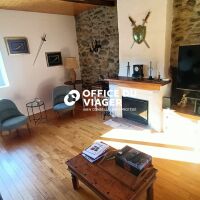 Ensemble immobilier - 8 pièces - 213,58 m²