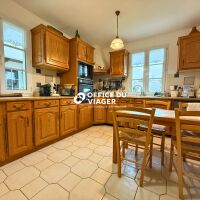 Maison - 6 pièces - 226 m²