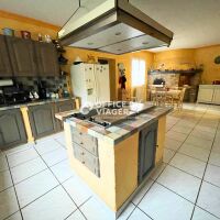 Maison - 9 pièces - 327,77 m²