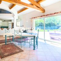 Maison - 10 pièces - 291 m²