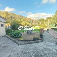 Ensemble immobilier - 8 pièces - 213,58 m²