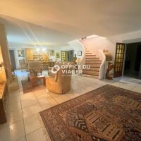 Maison - 9 pièces - 327,77 m²