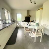 Maison - 5 pièces - 242,80 m²