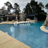 Maison - 9 pièces - 327,77 m²