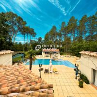 Maison - 9 pièces - 327,77 m²