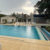 Maison - 9 pièces - 327,77 m²