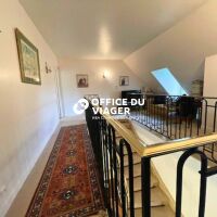 Maison - 7 pièces - 254 m²