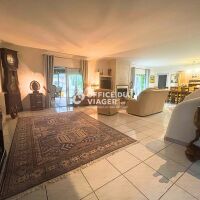 Maison - 9 pièces - 327,77 m²