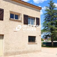 Maison  - 4 pièces - 150 m²