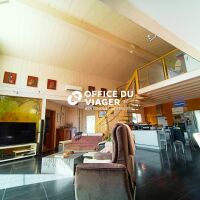 Maison -5 pièces - 210 m²