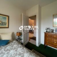 Maison - 7 pièces - 254 m²