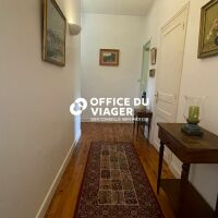 Maison - 7 pièces - 255 m²