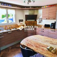 Maison - 7 pièces - 260 m²