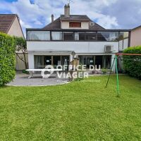 Maison - 14 pièces - 239,10 m²