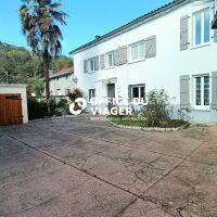 Ensemble immobilier - 8 pièces - 213,58 m²
