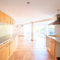 Maison - 10 pièces - 291 m²