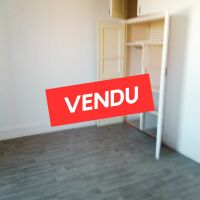 Immeuble - 1 fonds de commerce + 2 appartements - 172,76 m²