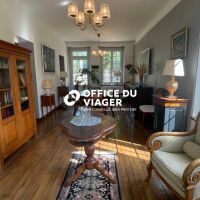 Maison - 7 pièces - 255 m²