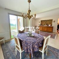Maison - 7 pièces - 254 m²